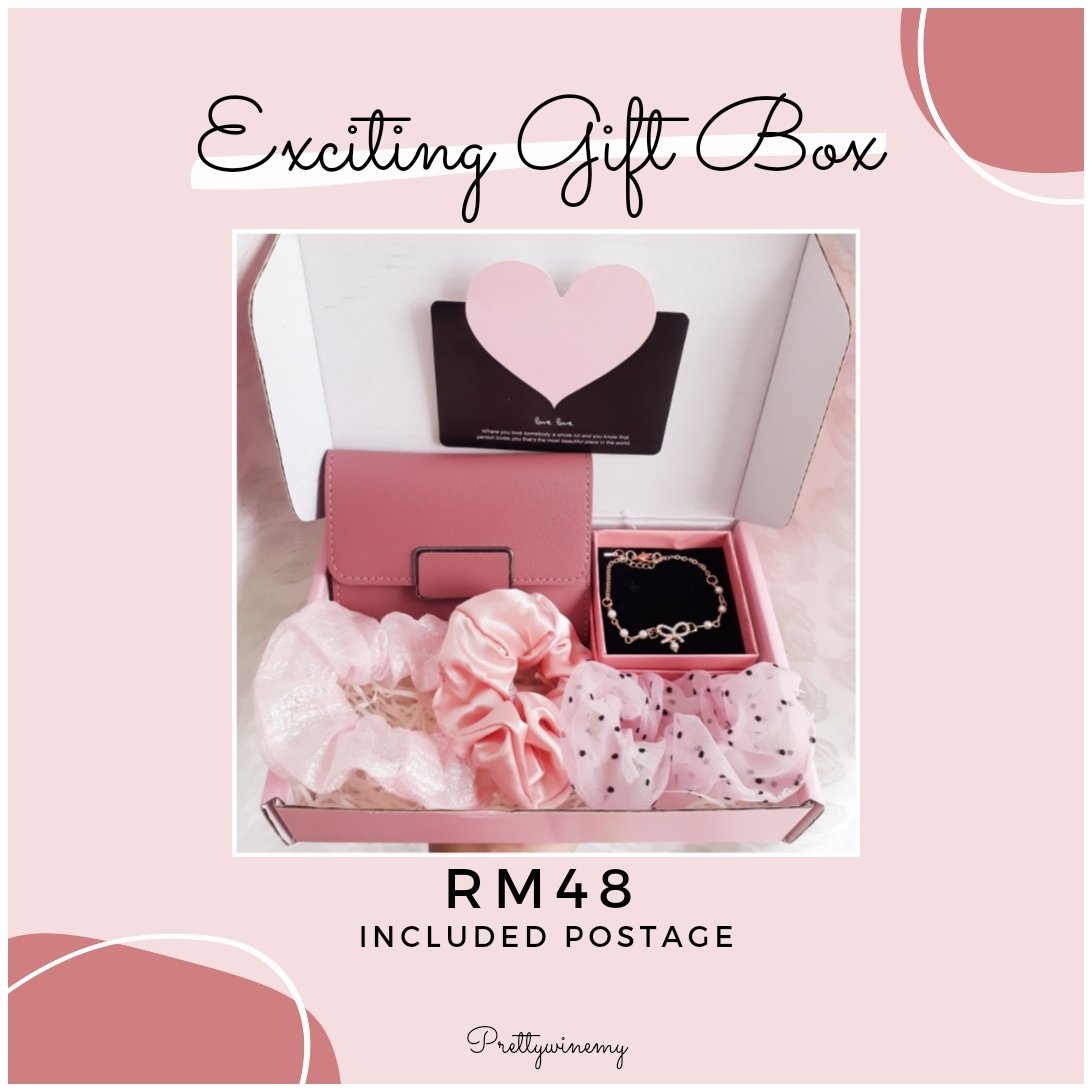 This sis bought this gift box for herself and i try my best to make her happy! Turns out dia memang happy! ❤️

Sometimes we have to reward ourselves jugak tau with some cute gifts, cuhs why notttt??? 😍🦋