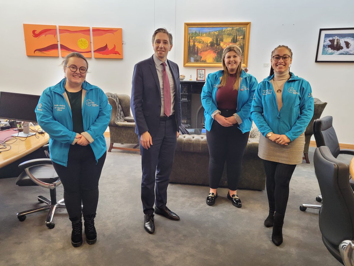 SETUSU_WD's tweet photo. Delighted to have met with Minister Simon Harris today to discuss student issues, Technological University updates and the plans for the future. #simonharris #thirdleveleducation #studentsunion #waterford #TU #TechnologicalUniversity #WIT https://t.co/n9HIdiDr5q
