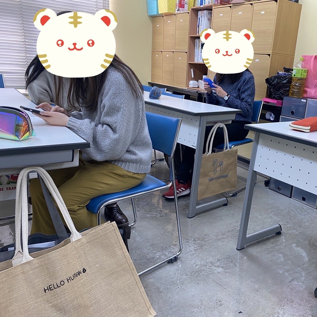 hellohuman666's tweet photo. とある専門学校にて…
お分かりいただけただろうか…提げられたカバンに浮かび上がる奇怪な紋様…トレンドという名の目に視えぬムーブメントが巻き起こっている…とでも言うのだろうか…
#HELLOHUMAN #再遊期チャンネル https://t.co/DQ5nUEdV16