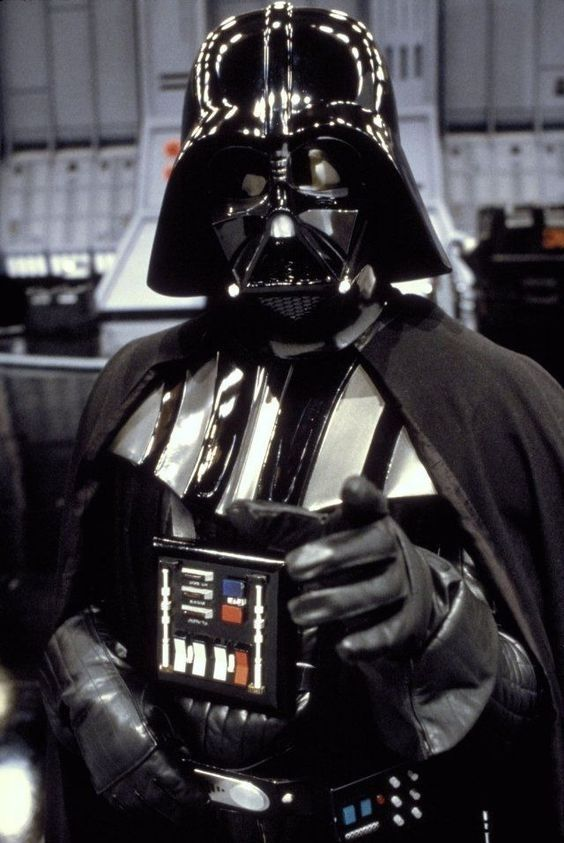 JED1KN1GHT's tweet photo. smash or pass: darth vader https://t.co/H9pcmDgche