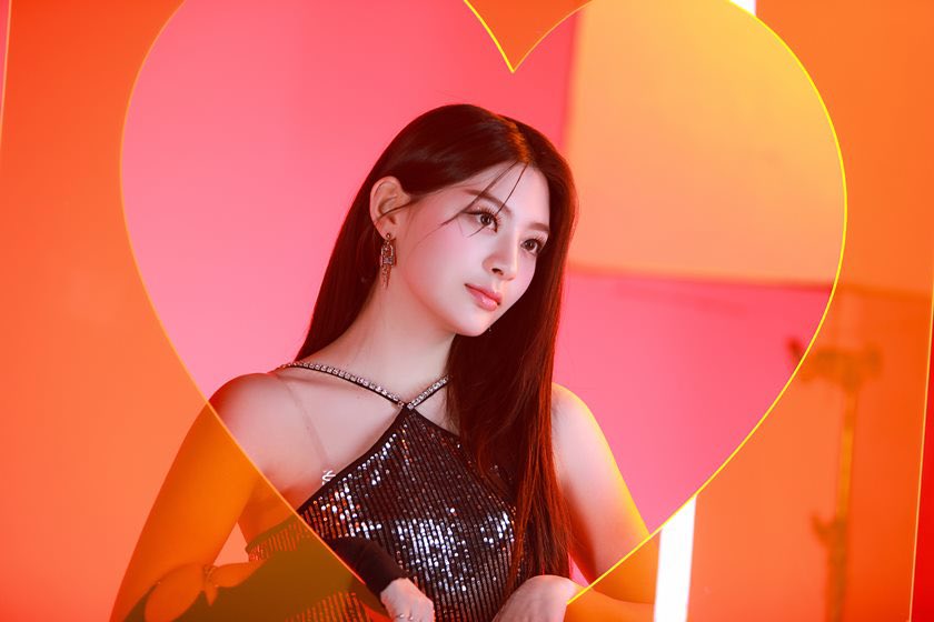 AboutSeeun's tweet photo. "SPECIAL STAYC The 2nd Mini Album [https://t.co/mOkmiRjGC0] JK Behind" 

📸Seeun pict [+1]:
🔗https://t.co/jTZLTzgHo0
.
.
.
스테이씨 세은 #SEEUN #세은 #스테이씨 #STAYC @STAYC_official https://t.co/d7RPyxoqRS