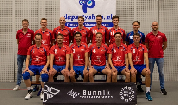 Volleyballers Vives pakken opnieuw volle buit in Limburg #ijsselstein -  zenderstreeknieuws.nl/nieuws/sport/3…