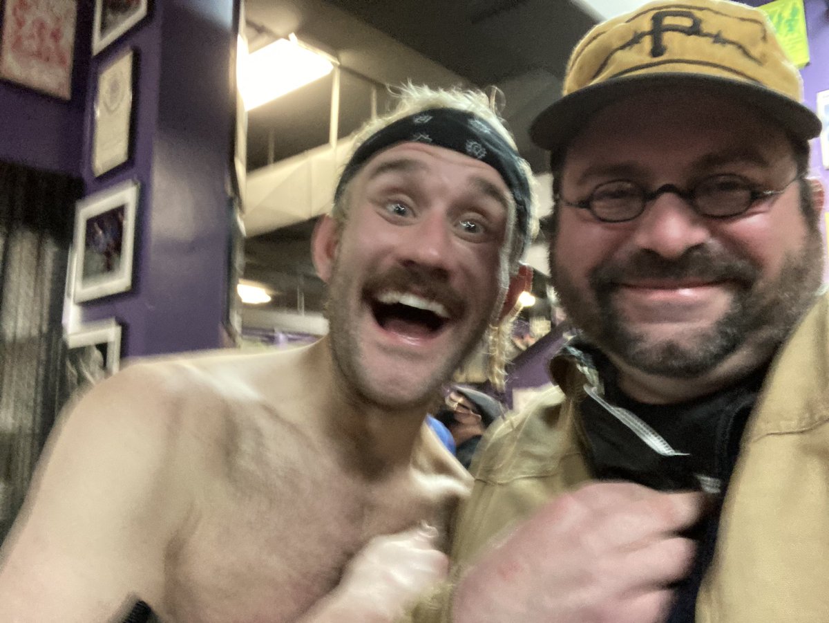 doktorbucket's tweet photo. all of @EFFYlives variants have done so much for me the past couple years. tonight i got to give him a hug, thanks, flower, and some licorice #PrestigeRoseland2 https://t.co/C7NSNcG56W