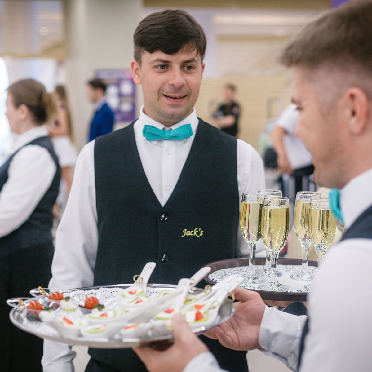 Jacks_Catering's tweet photo. От всей души поздравляем мужчин с наступающим Днём защитника Отечества!⚔️ 
Желаем счастья, крепкого здоровья и богатырского аппетита!🤗
https://t.co/cEMYzgb23i
#23февраля #ДеньзащитникаОтечества #фуршет #доставкаеды #кейтеринг #праздниквофисе #корпоратив #event #Москва https://t.co/J2R9hjgk5D