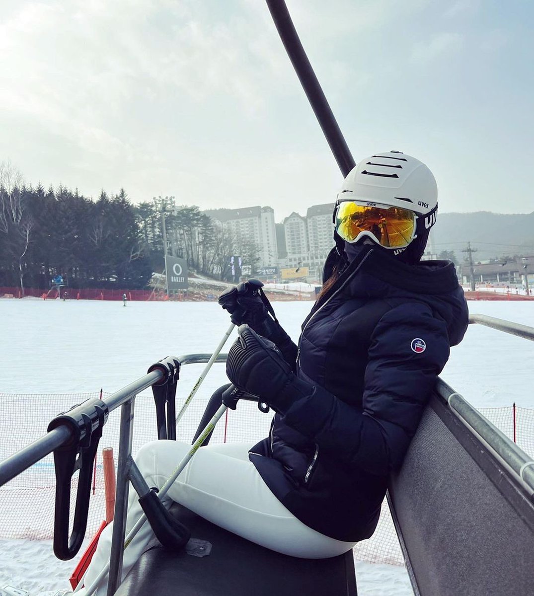 2022 is going to be a tough year, a year where I will always be active, and skiing makes me happy.🏂🏂🏂
#ski