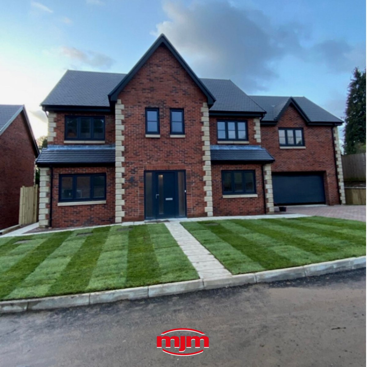 mjmcardiffclean's tweet photo. We're starting the week off by sharing this beautiful new build property with you all๐ Our team have being working on the handover of this property in recent weeks carrying out a sparkle clean. We're delighted to have now completed the project๐
#MJMCleaning #ConsiderItClean https://t.co/bAJbmPck67