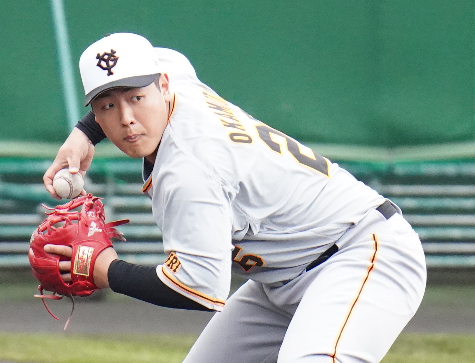 巨人　岡本和真選手　硬式グローブ 巨人】岡本和真 来季からNPB日本人選手初の「ゴールドラベル