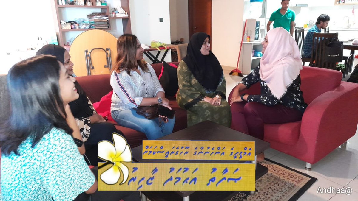 arzahs1230's tweet photo. Safaath Aki Zuvaan namaves hurihaa emmenaves gulhey ekuveri hyvaagi Fisaari kanbaleh .. door to door ge masaikaiy tha kuriyah..💛
#Safaath4AAR
#SaveMDP https://t.co/xPbBmNexRr