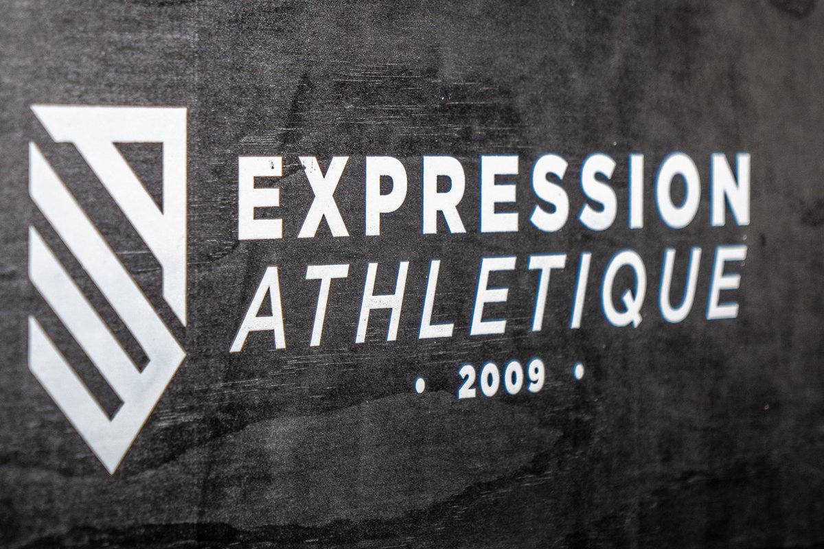 ExpressionAthlt's tweet image. Une box en bois de construction solide avec 3 hauteurs différentes dont les standards en CrossFit® 51/61/75cm.

La box est renforcée par une croix à l’intérieur, que nous vous conseillons de fixer avec des vis si c’est pour l’utiliser dans une box ou gym avec fort passage.