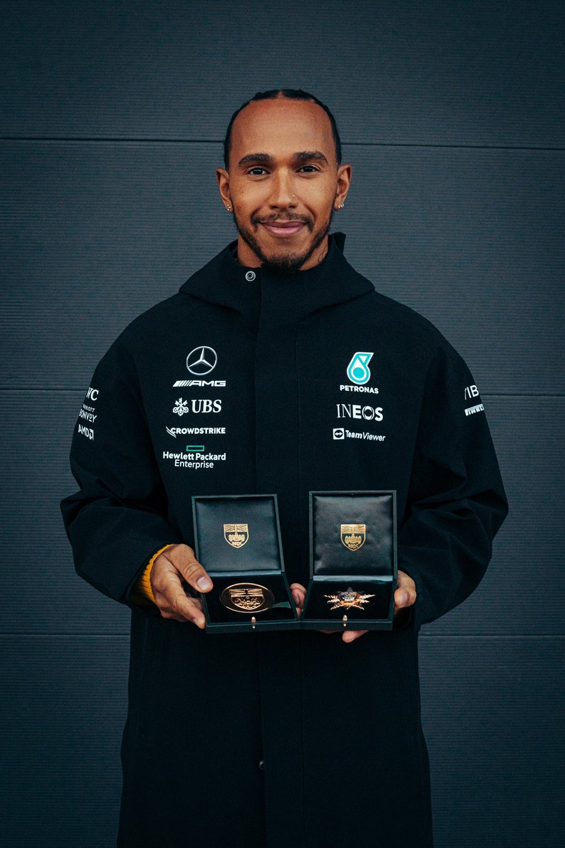 RT @burning__fire: sir lewis hamilton deserves everything https://t.co/9w2hZqYVhy