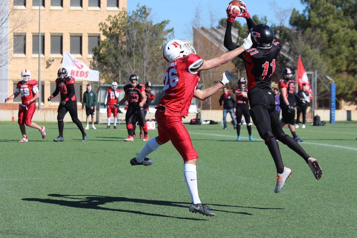 FCFAtwi's tweet photo. 🏈 El #ClinicFCFA2022 torna amb una gran diada de "football" a Montigalà
👇
A més, @barberarookies i @pioners no afluixen al capdavant de la #LCFAJúnior i ja tenim Final a 4 del #CCFFOpen
⬇ + Info ⬇
https://t.co/ubGqqeNEPU
#FCFA @UFECcat @esportcat @larcadacamps @AjBadalona https://t.co/eDrVsorzlM