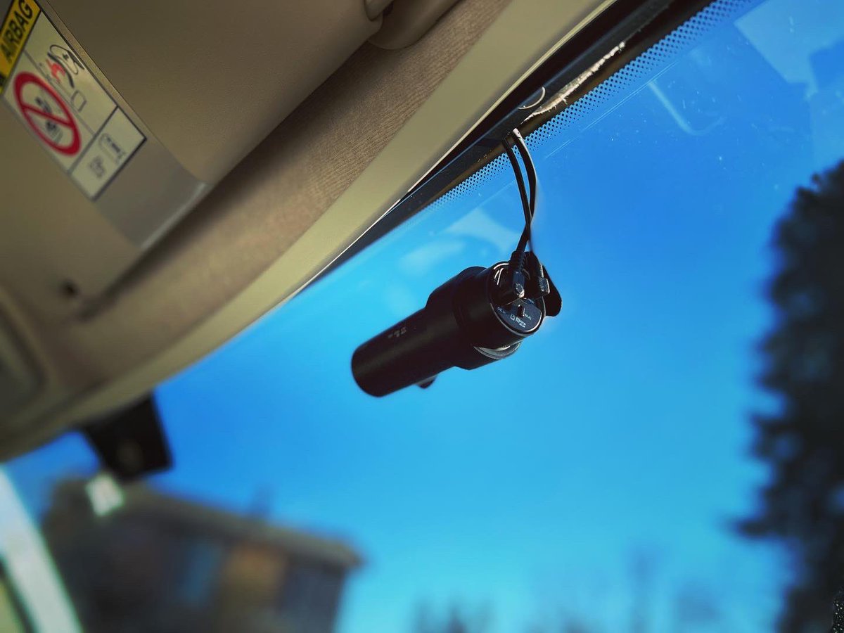 DashcamSuricapt's tweet photo. BlackVue vous propose une #dashcam adaptée à chacun de vos véhicules ! 

Protégez votre camping-car avec notre modèle DR750X-TRUCK 🔻 
▶️ Caméra avant Full-HD 
▶️ Caméra arrière waterproof infrarouge

𝗦𝗨𝗥𝗜𝗖𝗔𝗣𝗧
Toujours un œil sur la route 👁 https://t.co/48Bw7l8t1k