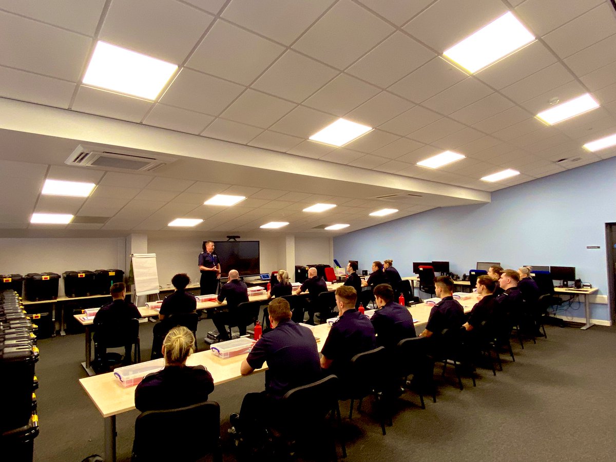 HIWFRS_LandD's tweet image. Welcome address from the ACO @stewadamson 🚒 #BeThePersonThatYouAre #T122 #Welcome