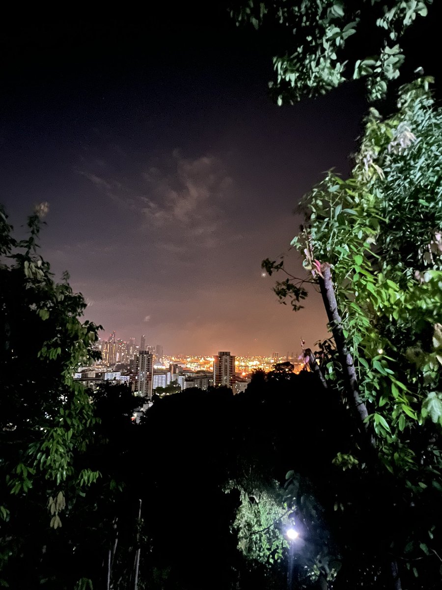 SolariumMadness's tweet photo. 5.15am Walk up and Ran down https://t.co/MKlaZlp4Cn