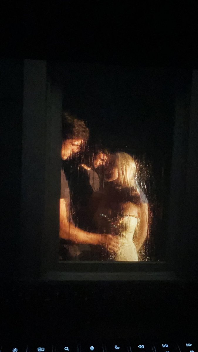 dianaincolour's tweet photo. Is it me or do Nate and Cassie feel a lot like Kanye West and Julia fox? #Euphoria https://t.co/TI8aRNgu4I