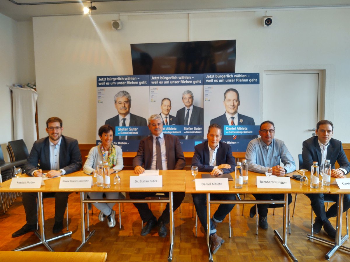 Nomol alli alles gä! Heute lancierte die #BürgerlichenAllianz #Riehen den Wahlkampf für den zweiten Wahlgang in Riehen. <a href="/dieMitte_bs/">Die Mitte Basel-Stadt</a>, <a href="/FDPRiehen/">FDP Riehen-Bettingen</a>, <a href="/LDP_BS/">LDP Liberaldemokratische Partei Basel-Stadt</a> und <a href="/svpbasel/">SVP Basel-Stadt</a> treten mit Daniel Albietz für das Gemeindepräsidium und Stefan Suter für den Gemeinderat an.