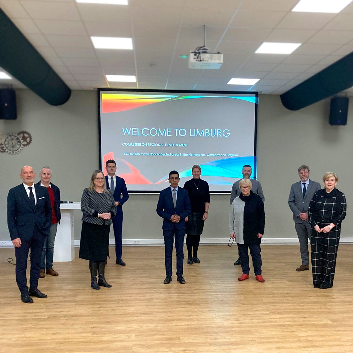Welkom! Vandaag ontvangen we een Europese delegatie in Limburg. 🇪🇺 De aanleiding van het bezoek is de watersnoodramp van zomer 2021. Ook samen met Europa willen we de gevolgen van het hoogwater aanpakken.

#hoogwaterlimburg