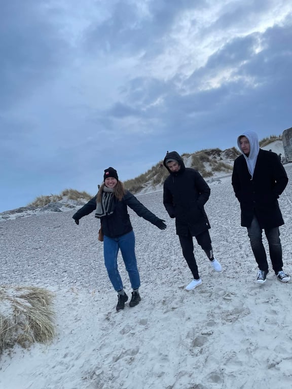 HopkinsonAlfie's tweet photo. A new blog post where I share some of the things I have done outside of work in my new country and offer some advice for other PhD students who have moved abroad
@AIntercat #phdlife 

https://t.co/WV6b6b4410 https://t.co/MhdhJqhZ8w