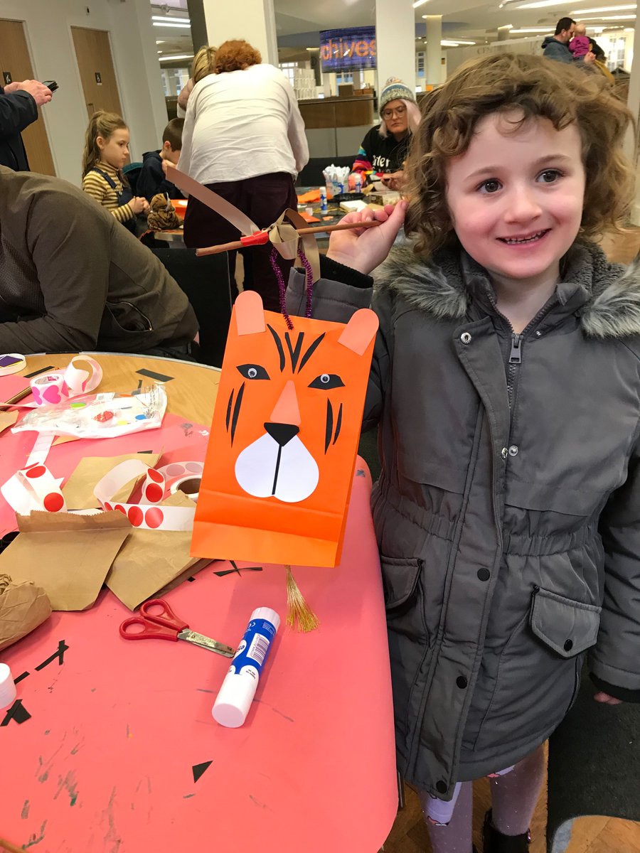 curiouscrafty's tweet photo. If you fancy getting out of the storm come down to a celebration of International Mother Language Day @MancLibraries Longsight Library 2-4pm I’ll be making Tiger Drums and Lanterns to celebrate the Royal Bengal 🐅 Tiger, National animal of Bangladesh https://t.co/niQxpsuay5 https://t.co/vZdkwid1mU
