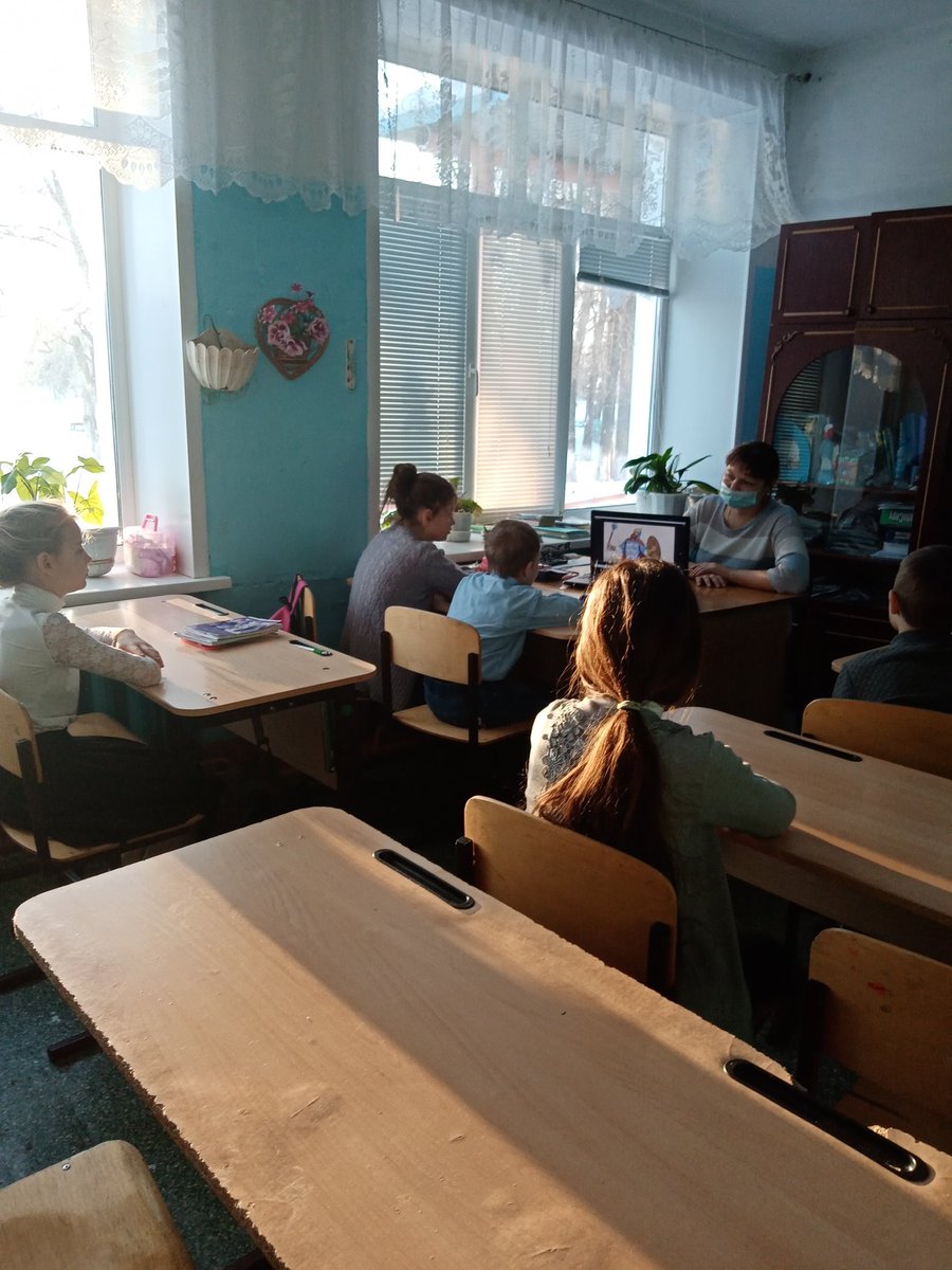 В рамках регион. Меднационального мероприятия, приуроченного к Международному дню родного языка в школе проведены ряд мероприятий (Кл. Часы "Родной язык", мастер_класс по каллиграфии, викторины, конкурс чтецов)