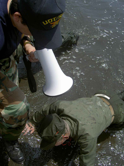 #見た人も何か無言で海をあげる 