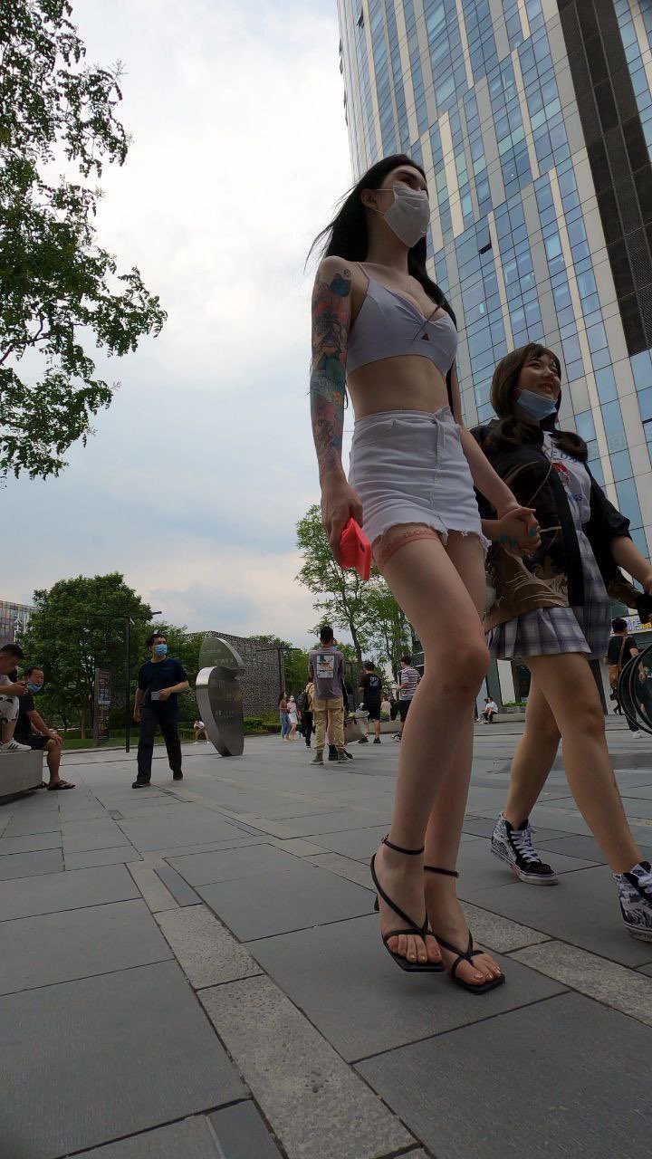 麻豆街拍on X: 抄底视觉，纹身妹短裙真空出门街拍真空抄底无内偷拍街拍抄底走光麻豆传媒：t.coTek4SKDqeU  逼哩逼哩：t.coo3baGqgSkq 麻豆街拍：t.co6ZDBNRoN4x  t.coZ91I4s2TwZ  X