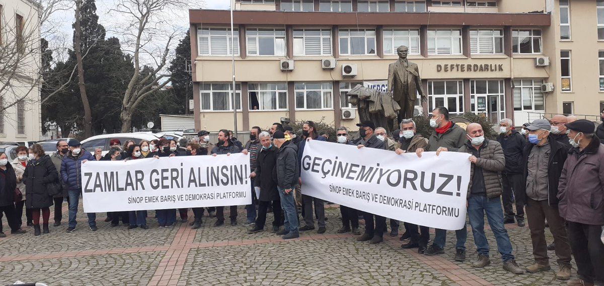 Sinop Emek, Demokrasi,Barış Platformu nun #Geçinemiyoruz eylemine güç verdik. Zamların geri alınması için basın açıklamasında bulunduk.