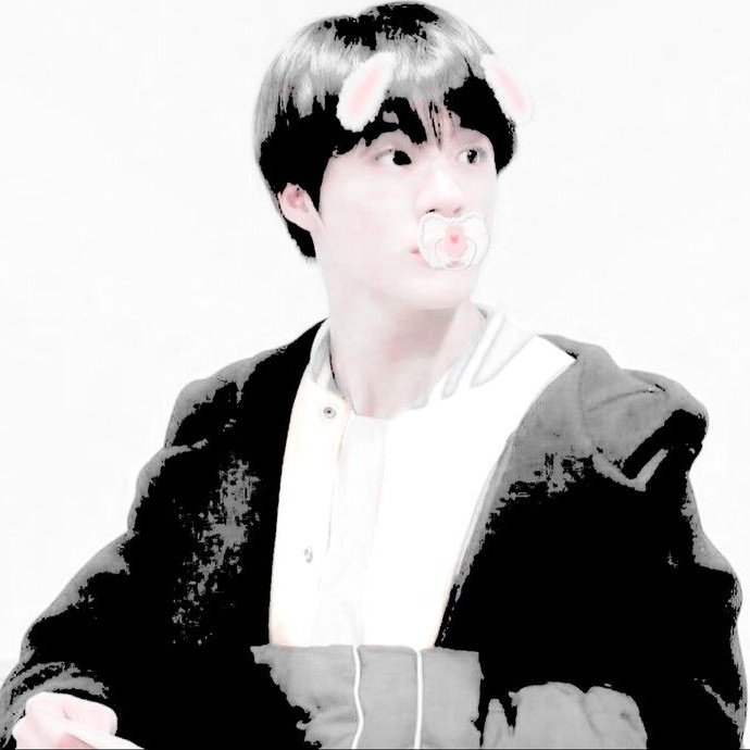KhunPhaw's tweet photo. #NewProfilePic https://t.co/25eXEvByxt