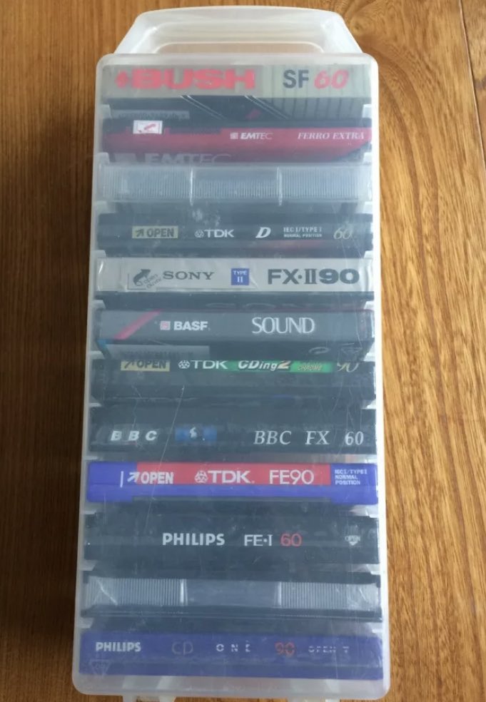 nickinnocent's tweet photo. 80s car needs my 80s memories of #Audioline feu orange and cassettes. https://t.co/HSfS0tuyyG