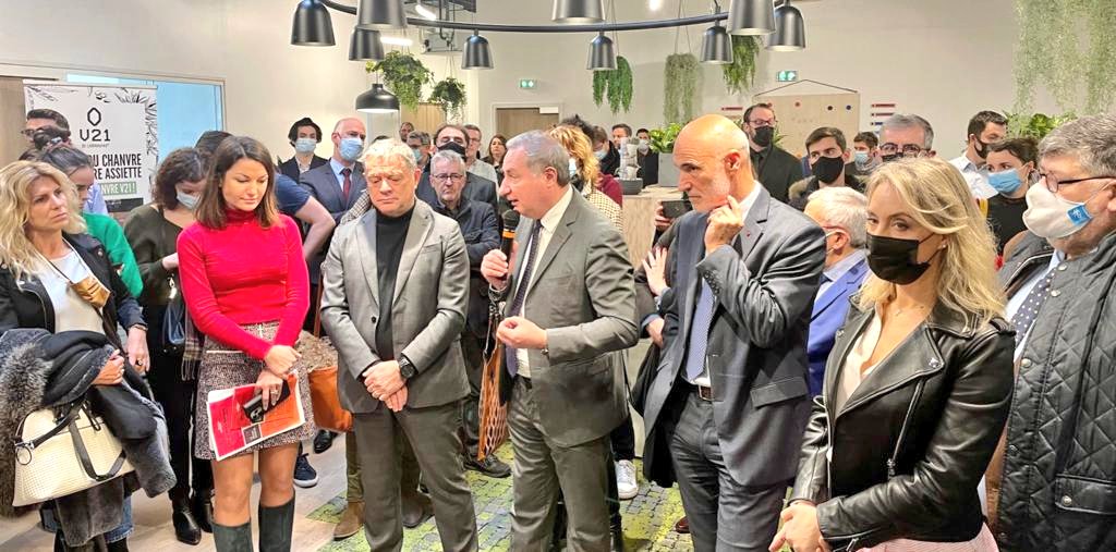 NadiaPellefigue's tweet photo. Le @MinToulouse inaugure de nouveaux locaux. Le "ventre de Toulouse" 🍏🥗 s'agrandit et en devient aussi :

❤️ le coeur : avec un espace collaboratif, des services #bienêtre et #sport

🧠les méninges : avec un espace #emploi, un #incubateur et un pôle com et stratégie

#Toulouse https://t.co/EaXNZpC9rR