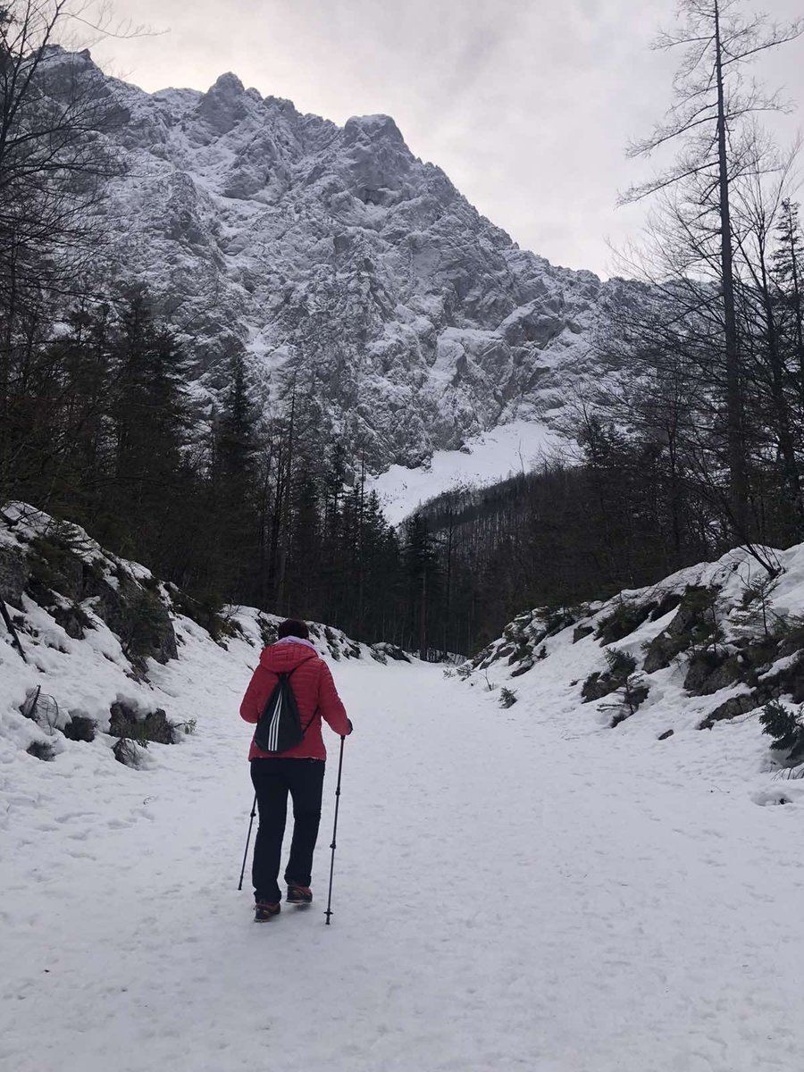 ErikaPlaninsec's tweet photo. @Margu501 Tudi tebi lep dan...Si me ti videla kako sem ga šibala, hoja v kreber 💪 včeraj #logarska 🌤️❄️🌪️☃️ https://t.co/JiIfMF6wFC