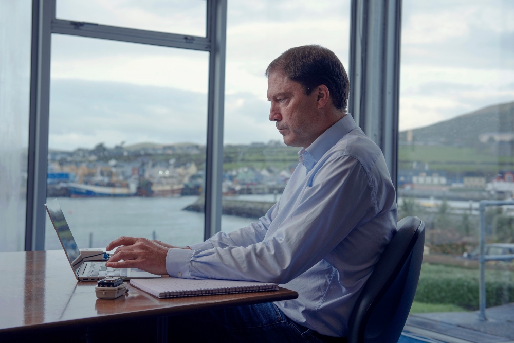 thinkbusinessie's tweet photo. #dingle #kerry #business Net Feasa sets sail to raise €350k via crowdfunding campaign - #IOT firm has created #tech to locate 30m shipping containers worldwide  #funding #irish #crowdfunding .@Sparkcrowdfund .@Net_Feasa https://t.co/DQE6psx5eD https://t.co/rBp3zWElWk