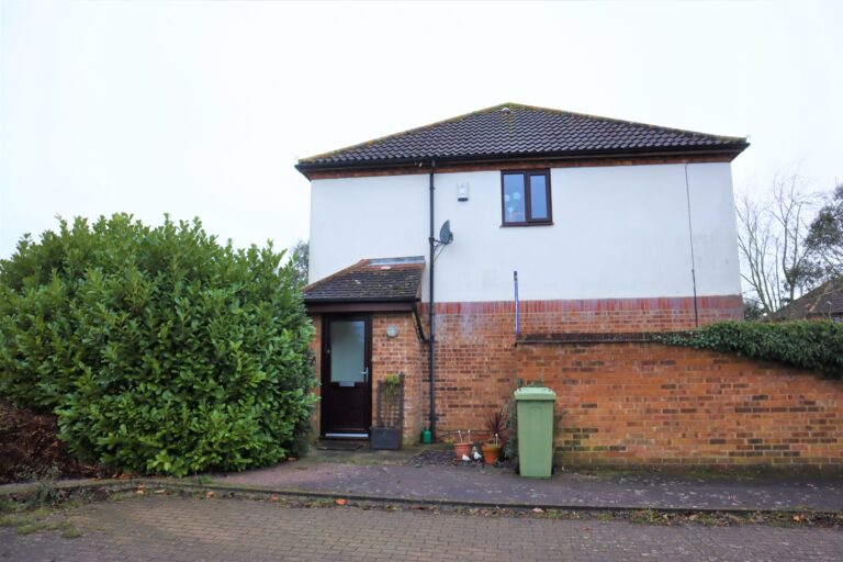 AztecLettings's tweet photo. We have properties available to let across the county and even further afield! 
Take a look and arrange a viewing today to avoid disappointment – https://t.co/OyxUAMCd69

#arrangeaviewing #propertytolet #lettingagents #lettings #propertylettings #houses #estateagents https://t.co/Wf38YGVr1o