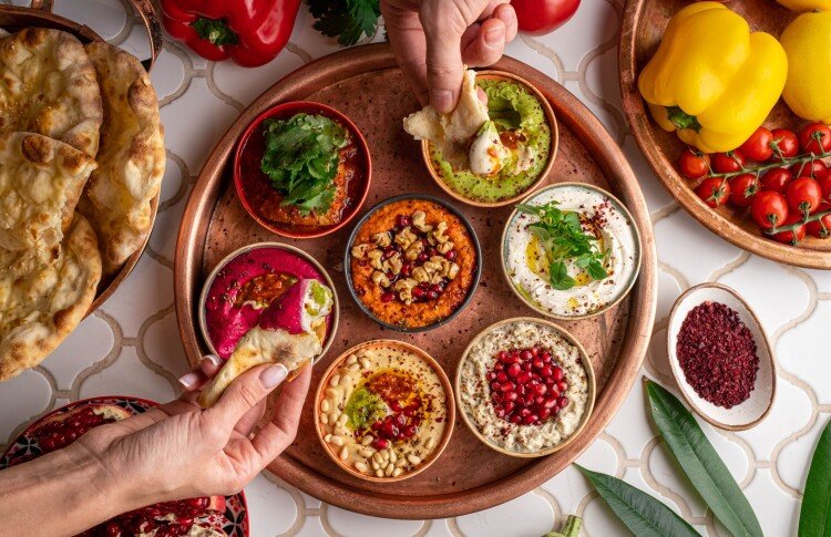 timeout_msk's tweet image. Рассказываем про новые рестораны Москвы, в которых можно опробовать тренды ближневосточной кухни.
➡️timeout.ru/msk/feature/8-…