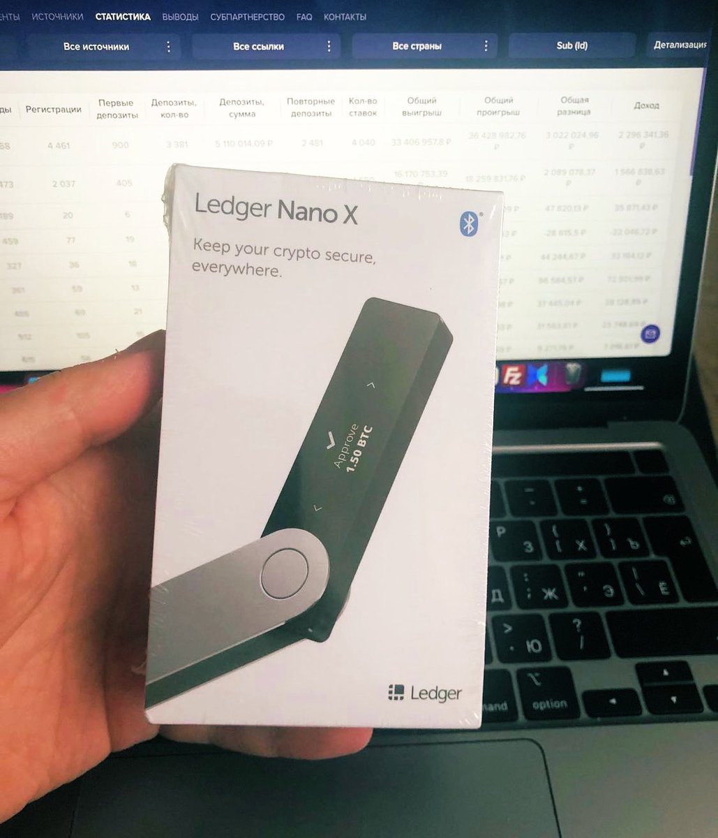 FunkTribuOFC's tweet photo. 🚀 GIVEAWAY 🚀

Hello !

J'ai 1 Ledger Nano X (neuf et embalé) à offrir à l'un d'entre vous.
Reçu pour mon 🎂 et ayant déjà le mien, je n'en ai pas l'utilité.

Je vous propose donc d'en profiter.

1️⃣ RT + Follow @PapaWolfBTC 
2️⃣ Commente sous ce post

#BTC #Crypto https://t.co/Kf0V7Lyrmw