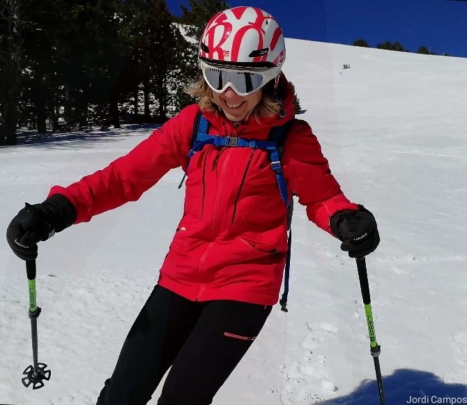 jordicampos's tweet photo. Quatre imatges més d'ahir! Sols enmig d'aquests paisatges! Uns 2-3 cm de neu pols damunt la neu compactada a cotes altes. Vent al cim. Serrat de la Llissa Cremada camí del Pic de Ginèvre. Vam gaudir de valent! S'ens nota a la cara! #Puyvalador #Capcir #Pirineu #esquidemuntanya https://t.co/OuRwsSoF2D