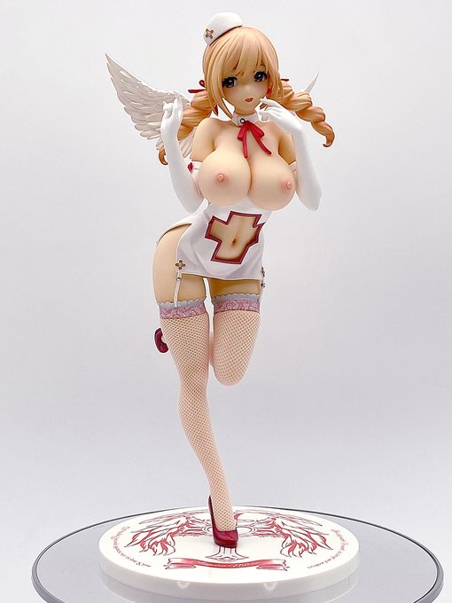 正式なキャストオフはこちら、一旦ナース服を脱がして
下着を外してから、またナース服を着せるという
レベルの高いマニアックな仕様になっています。
うーん、無防備なお尻が溜まりません!
ナースキャップもマグネットで付いているので外せますが
取り外す必要を感じないので外しません。小物大事! 