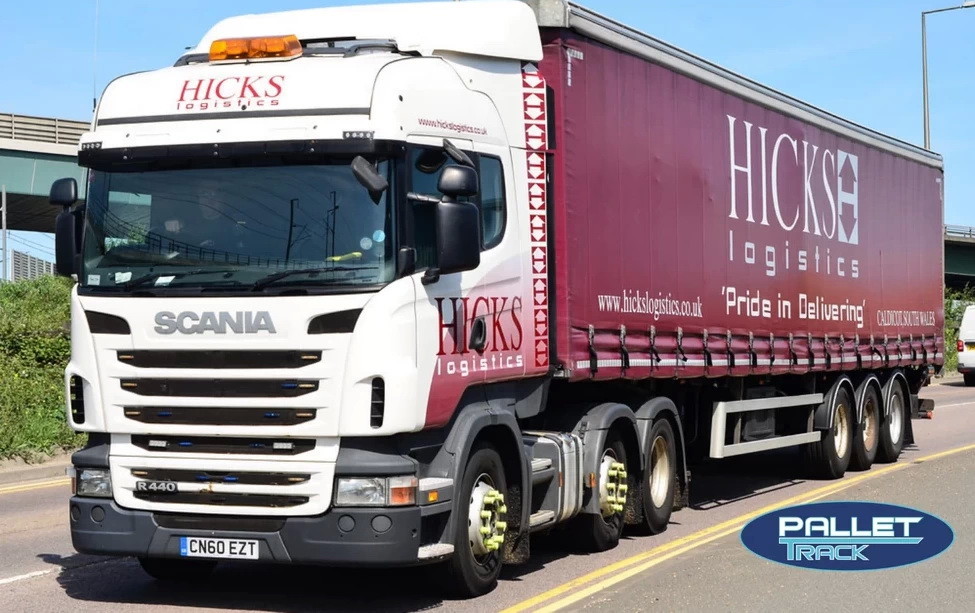 The Pallet Track Hub is based in Wolverhampton &amp; is the central hub where our vehicle trunks your goods to meet where it is transhipped onto other members for final delivery
Contact us on 01291 421954 or visit our website
hickslogistics.co.uk/services/palle… #pallettrack #haulage #deliveries