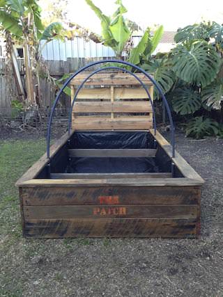 iRecyclart's tweet image. Pallet Raised #Garden Bed : 1001pallets.com/pallet-raised-… - #PalletFurniture #PalletPlanters #RecyclingWoodPallets