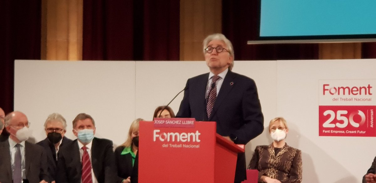 FomentTreball's tweet photo. Sánchez Llibre remarca que cal una fiscalitat competitiva al servei de l'#economia productiva. És l'hora de baixar impostos i d'incrementar la xifra de contribuents (lluita contra el frau). https://t.co/ZRNZCmbd8g