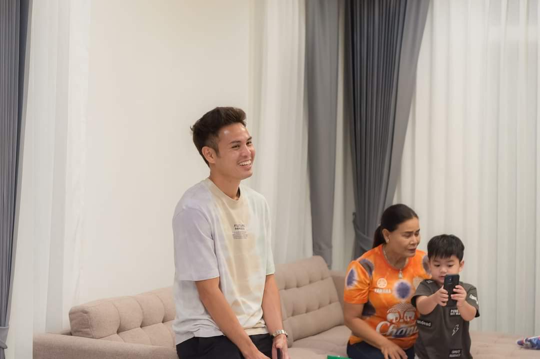 PMic10521's tweet photo. โก๋อุ้ม  เรา ชื่อบ้านแล้วนะ     🥰👪🏦 
#โก๋อุ้ม #ธีราทร https://t.co/qrfGJuGgCN