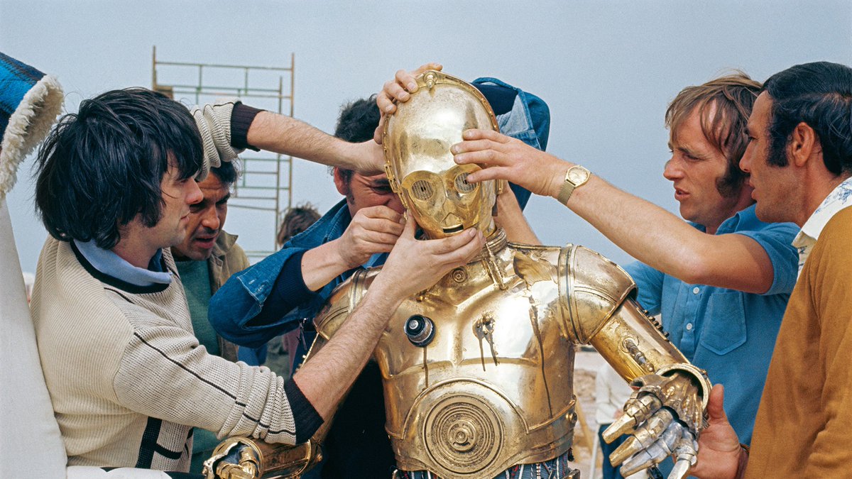 Выход первых звездных войн. Энтони Дэниелс c-3po. Энтони Дэниелс в костюме c3po.