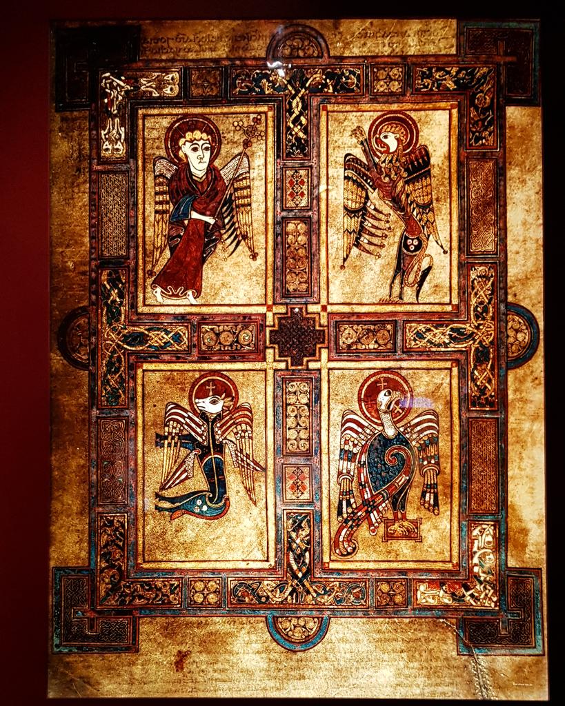 Biospyche's tweet photo. Il Libro di Kells
Research Library
Trinity College - Dublino
#ViaggioNellAntichità
#VentagliDiParole
#LeabharCheanannais
#booksofKells
#21febbraio
📷@Biopsyche https://t.co/0qhlPjt0AQ