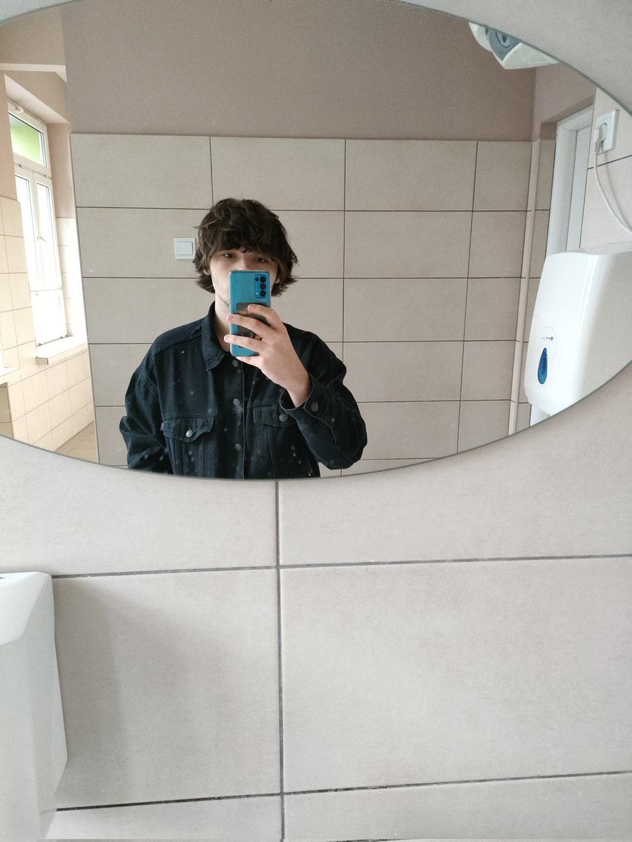 Taktyczne wyjście do toalety by być krócej na lekcji