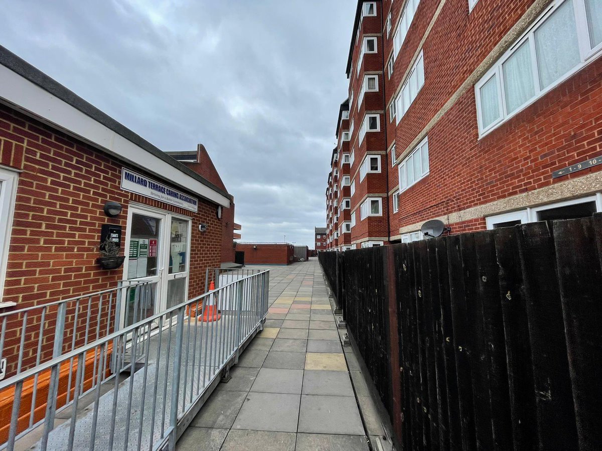 MPSBarkDag's tweet photo. #CrimeEnforcementTaskForce carrying out ASB tasked patrols in #Dagenham graffiti reported to @lbbdcouncil #MillardTerrace 1790EA https://t.co/9ygzZDfgxW