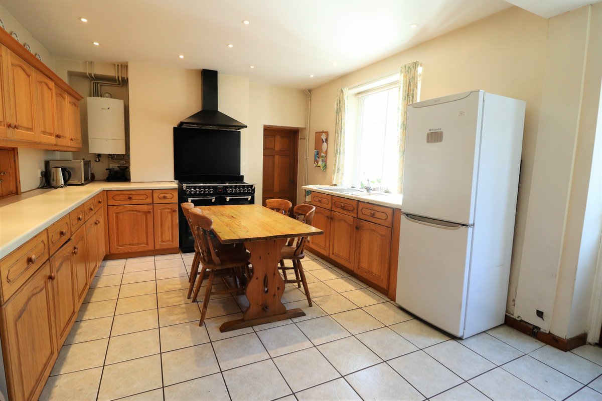 RRKProperty's tweet photo. Take a look at this 4 bed detached property with attached one bed annexe for sale in Monmouth. A large plot walking distance to town with detached double garage, workshop and private driveway with ample parking.
#housesforsaleinmonmouth #propertiesforsaleinmonmouthshire https://t.co/AOxWChaZxK