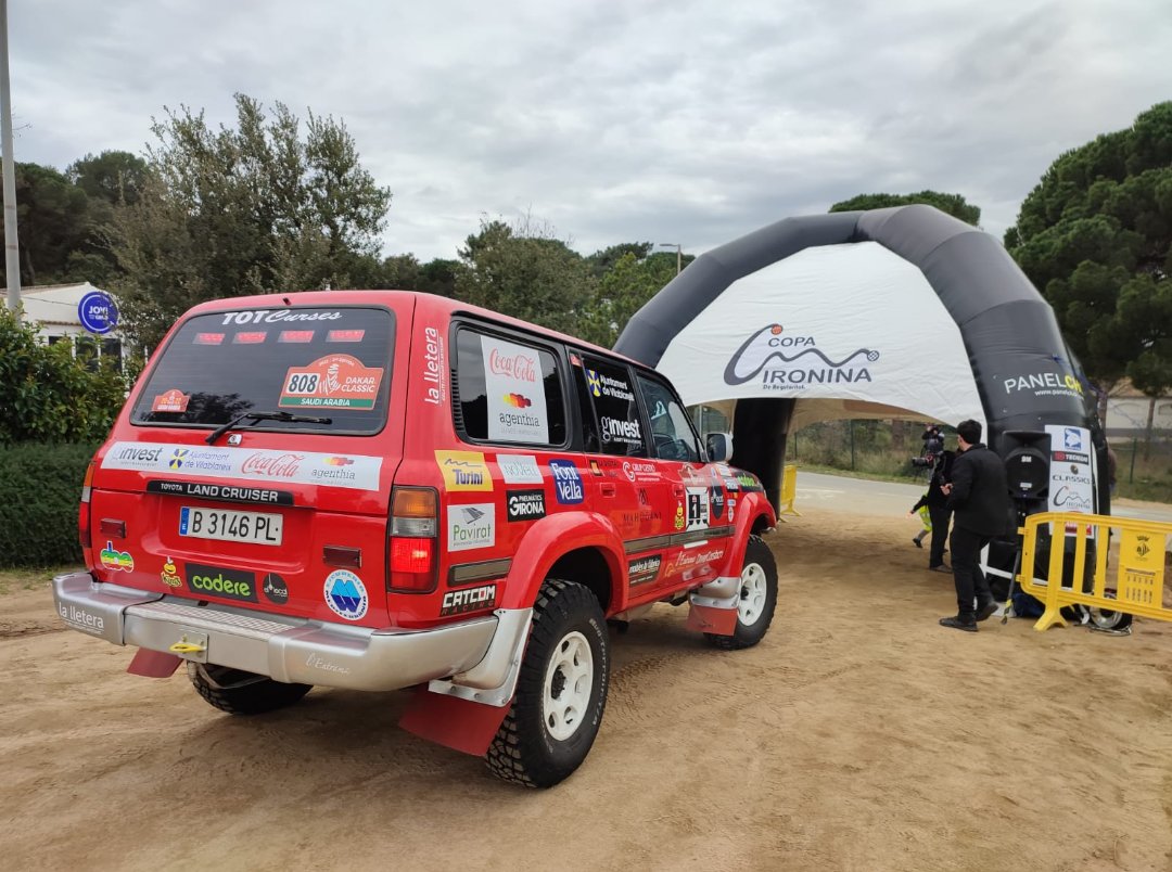 PGDakarClassic's tweet image. L'equip torna a córrer per terres catalanes🔥 Dissabte recuperant sensacions dakarianes a Begur al Classic Sprint Baix Empordà! #offroadclassiccup  #classicrentservices @BegurEsAutentic + Xerrada @dakar i regularitat amb mites! @FinaRoman1 #jmservià @JuditFlorensa 🎤 @EliCarnice