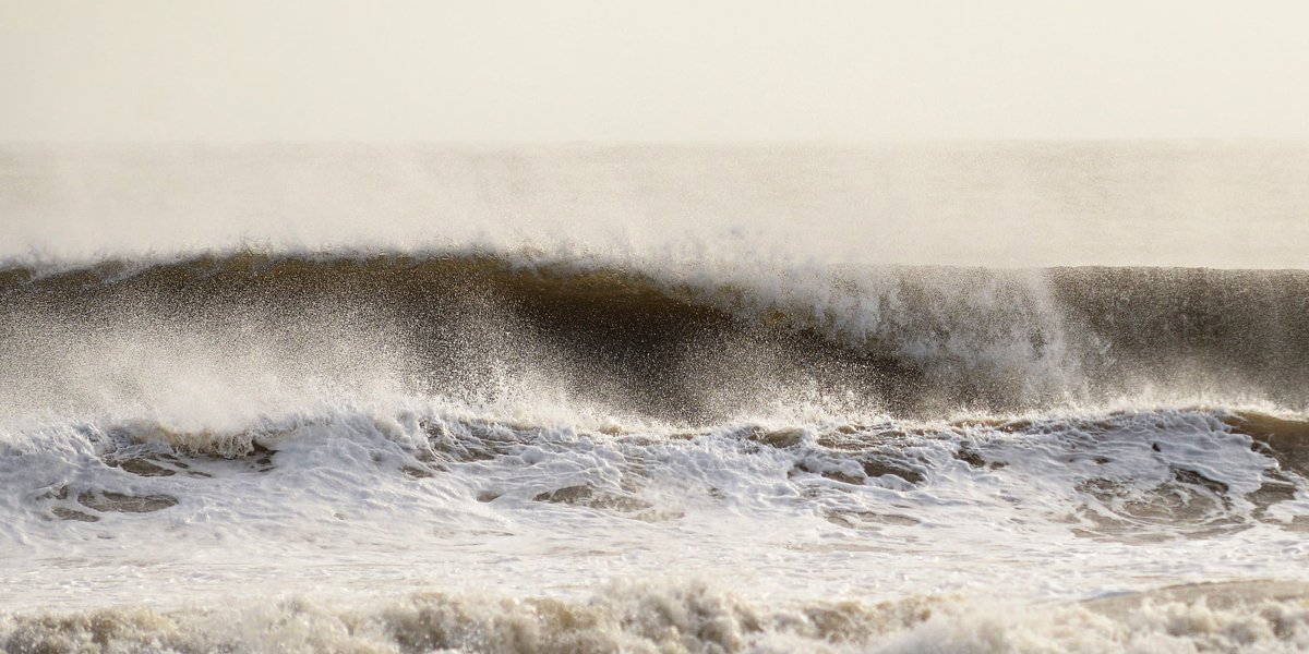 MorriscastlePk's tweet photo. Rough seas in our normally calm, wave-free waters last week 🌊🌬️ #stormweek https://t.co/HMDYup4gyg