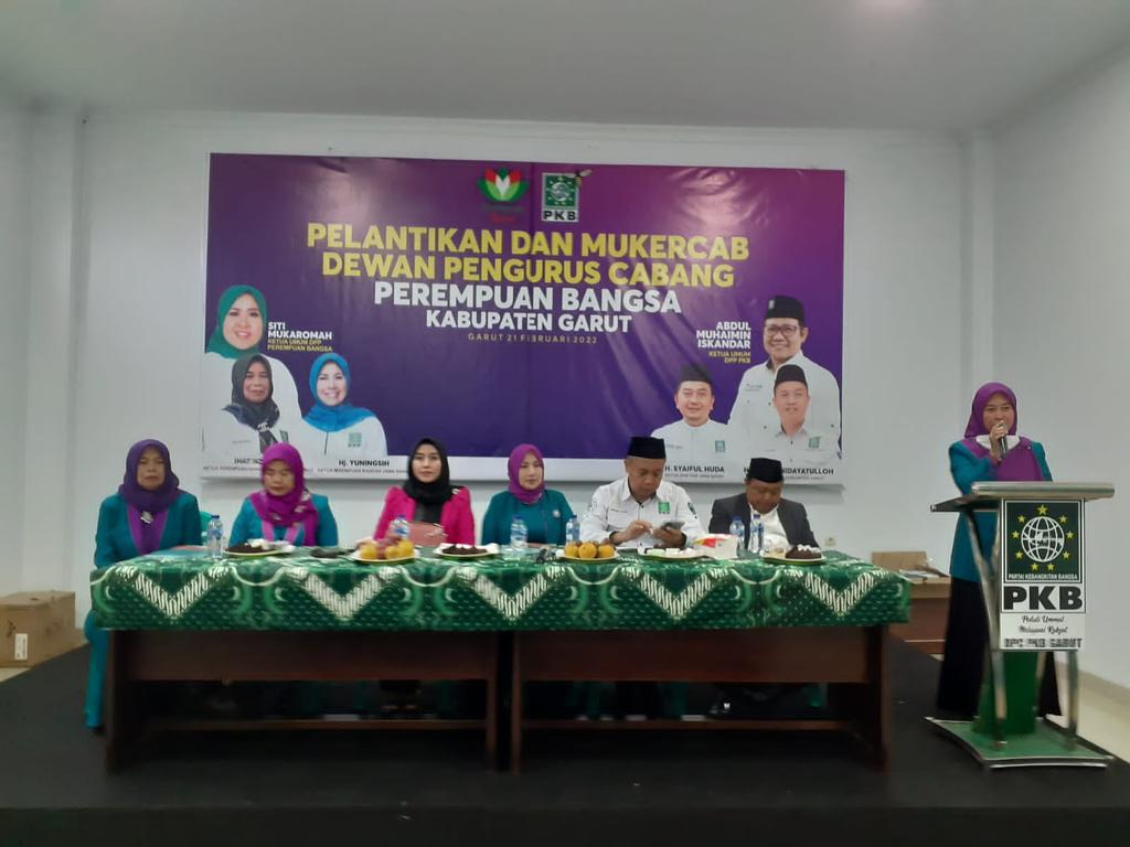 pb_jabar's tweet photo. PELANTIKAN DAN MUKERCAB DPC Perempuan Bangsa Kabupaten Garut

@perempuanbangsa
@pb_jabar 
@DPP_PKB 
@SyaifulHooda 
@cakimiNOW 

#PerempuanBangsa #PerempuanBangsaJabar #PerempuanBangsaKabGarut #cakimin #GusMuhaiminPresiden2024 #GusMuhaimin https://t.co/QiNjkRzbjF