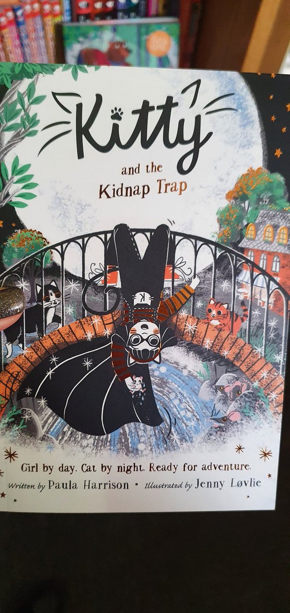 Just having a nose about the shelves to see if I can find any easy #worldbookday2022 costume inspiration for you... 
Last year my daughter went as Kitty from the Paula Harrison books - felt mask, dungarees with a patch and a Cape made from an old dress, cat ear hairband...